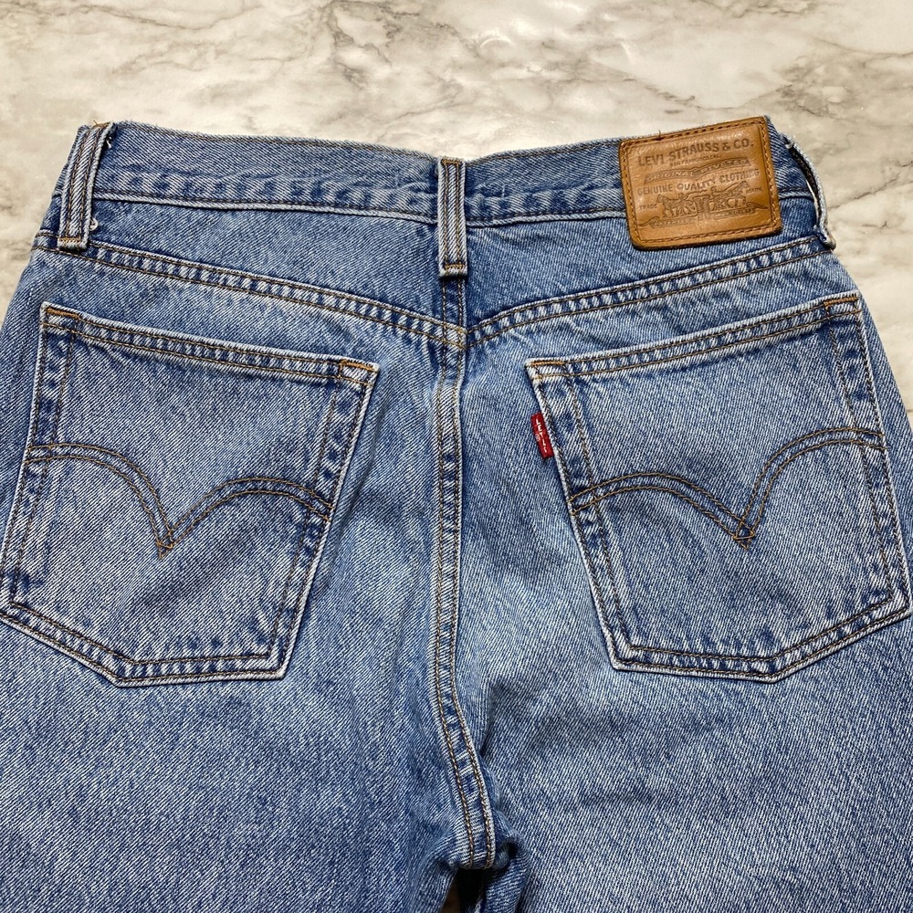 Levis Wedgie Jeans Womens Size 26 Blue PREMIUM Denim Button‎ Fly Cotton Denim - Picture 8 of 12